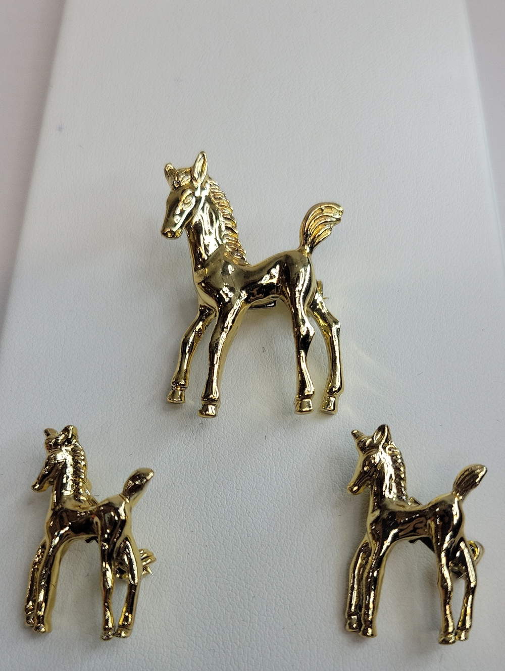 Brooch Bundle Of Horses
